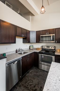 Listing photo thumbnail