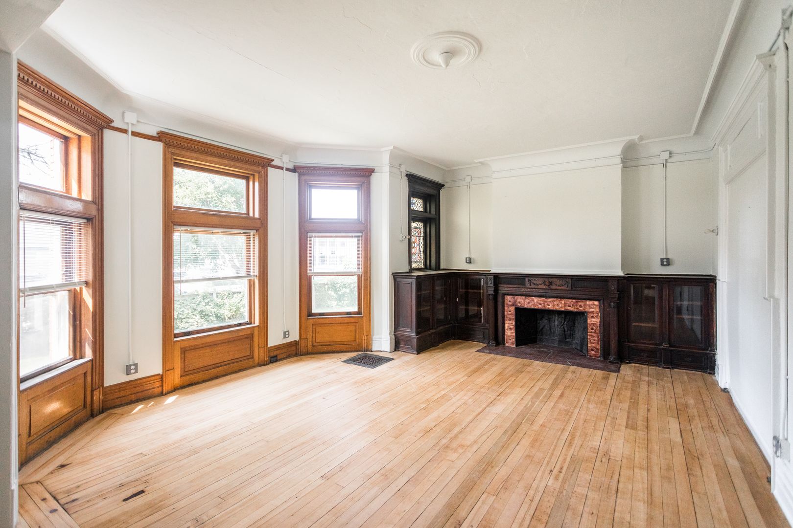 Detroit Apartment: 223 E Ferry Street