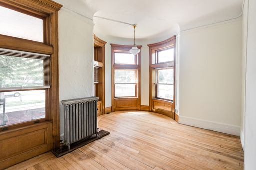 Listing photo thumbnail