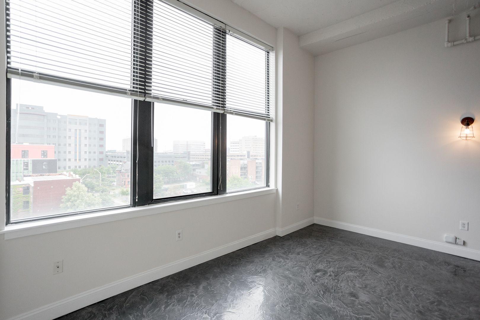 Detroit Apartment: 4600 Woodward
