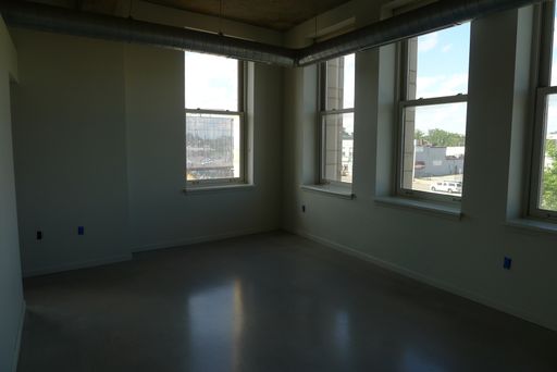 Listing photo thumbnail