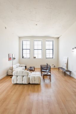 Listing photo thumbnail