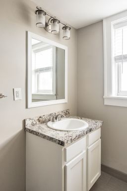Listing photo thumbnail