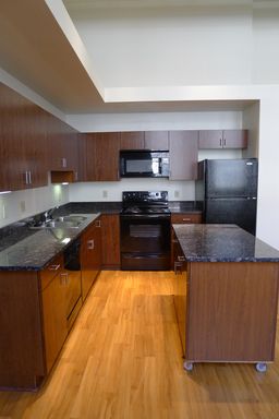Listing photo thumbnail