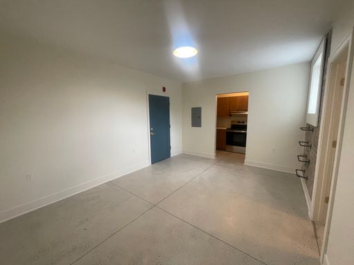 Listing photo thumbnail