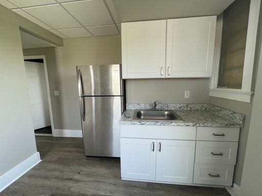 Listing photo thumbnail