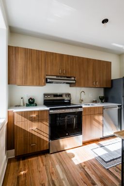 Listing photo thumbnail