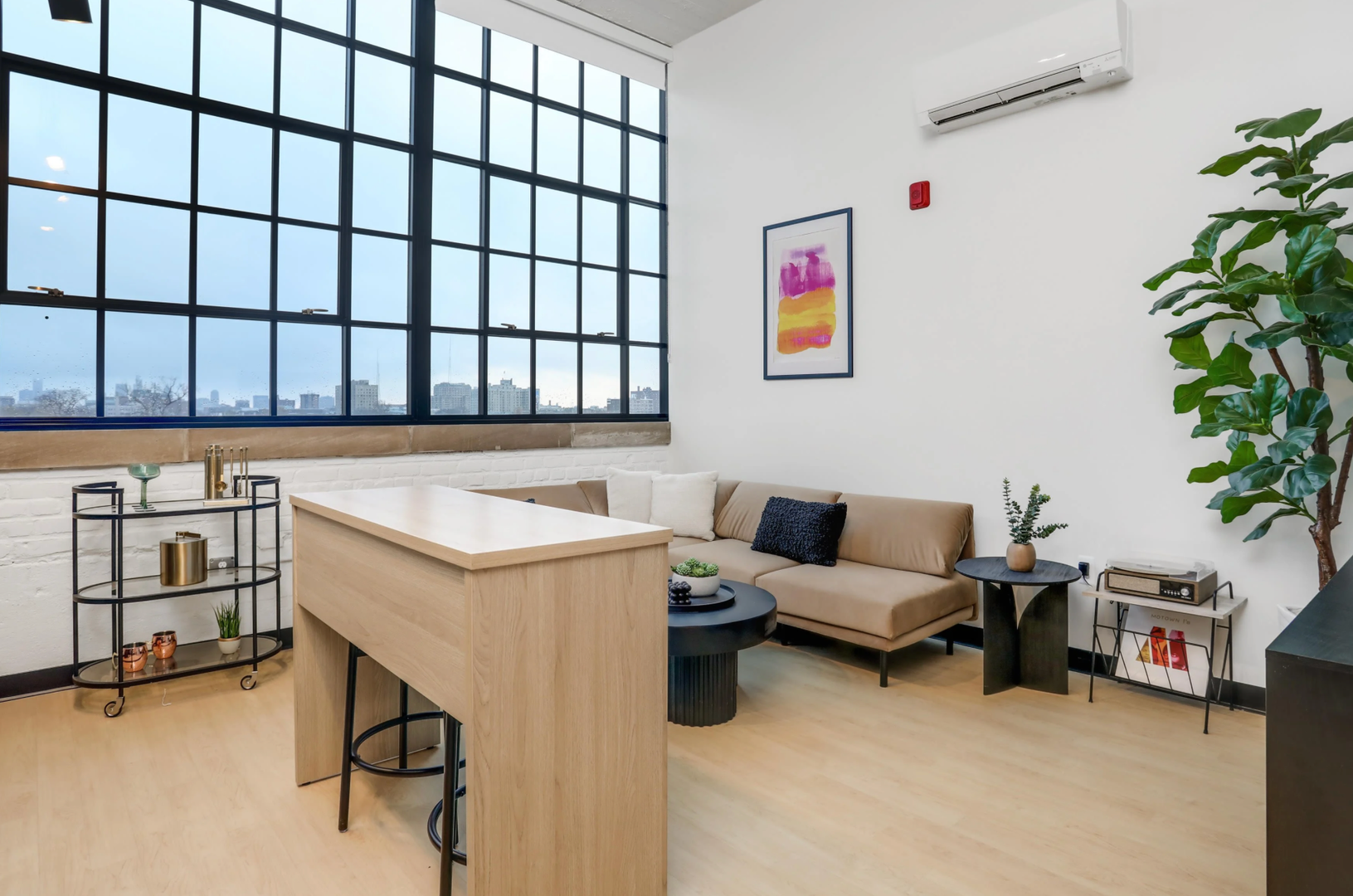 Detroti House: 411 Piquette Ave