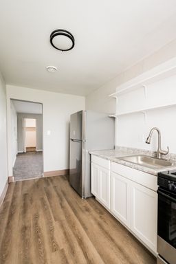 Listing photo thumbnail