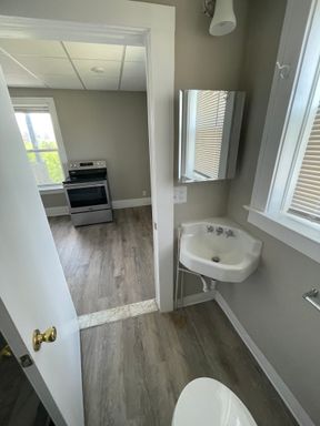 Listing photo thumbnail