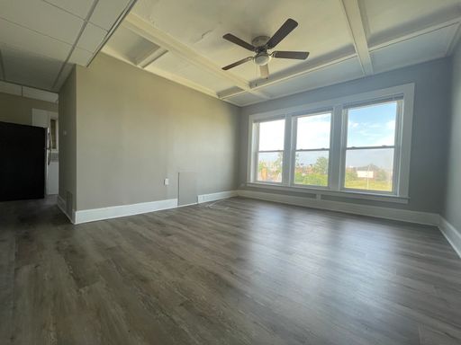 Listing photo thumbnail