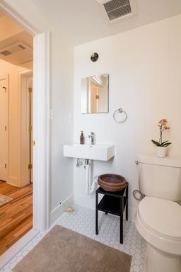 Listing photo thumbnail