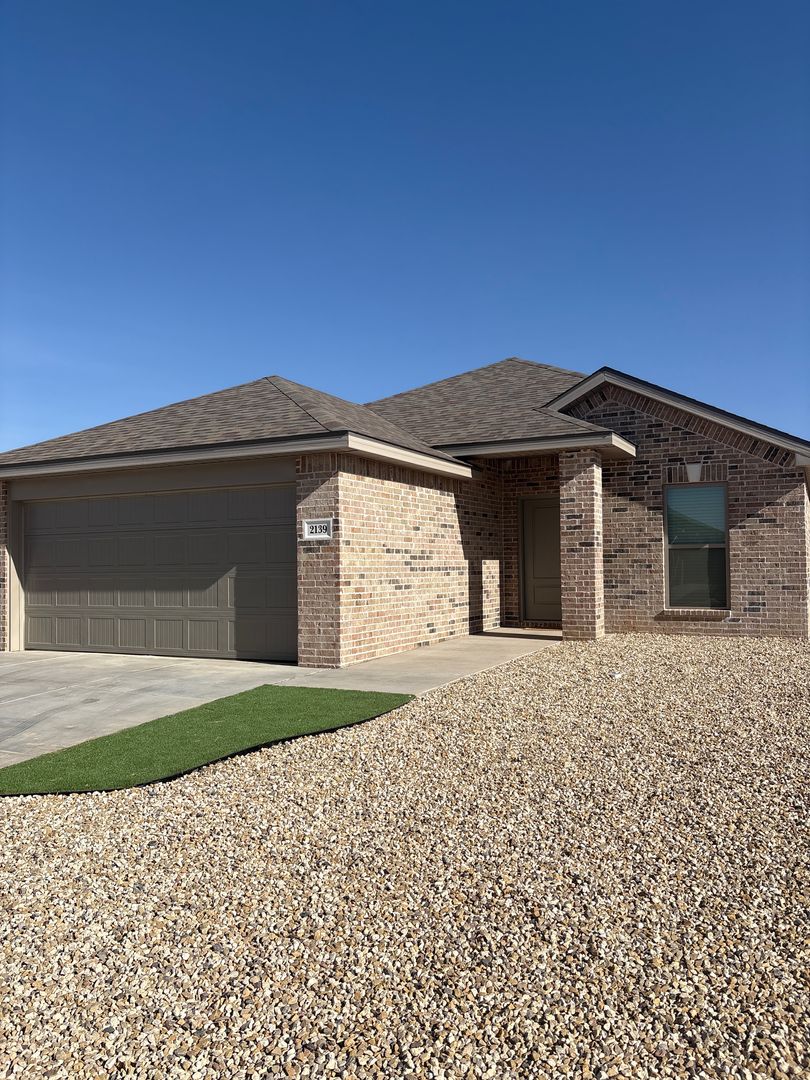 Lubbock House: 2139 Langford