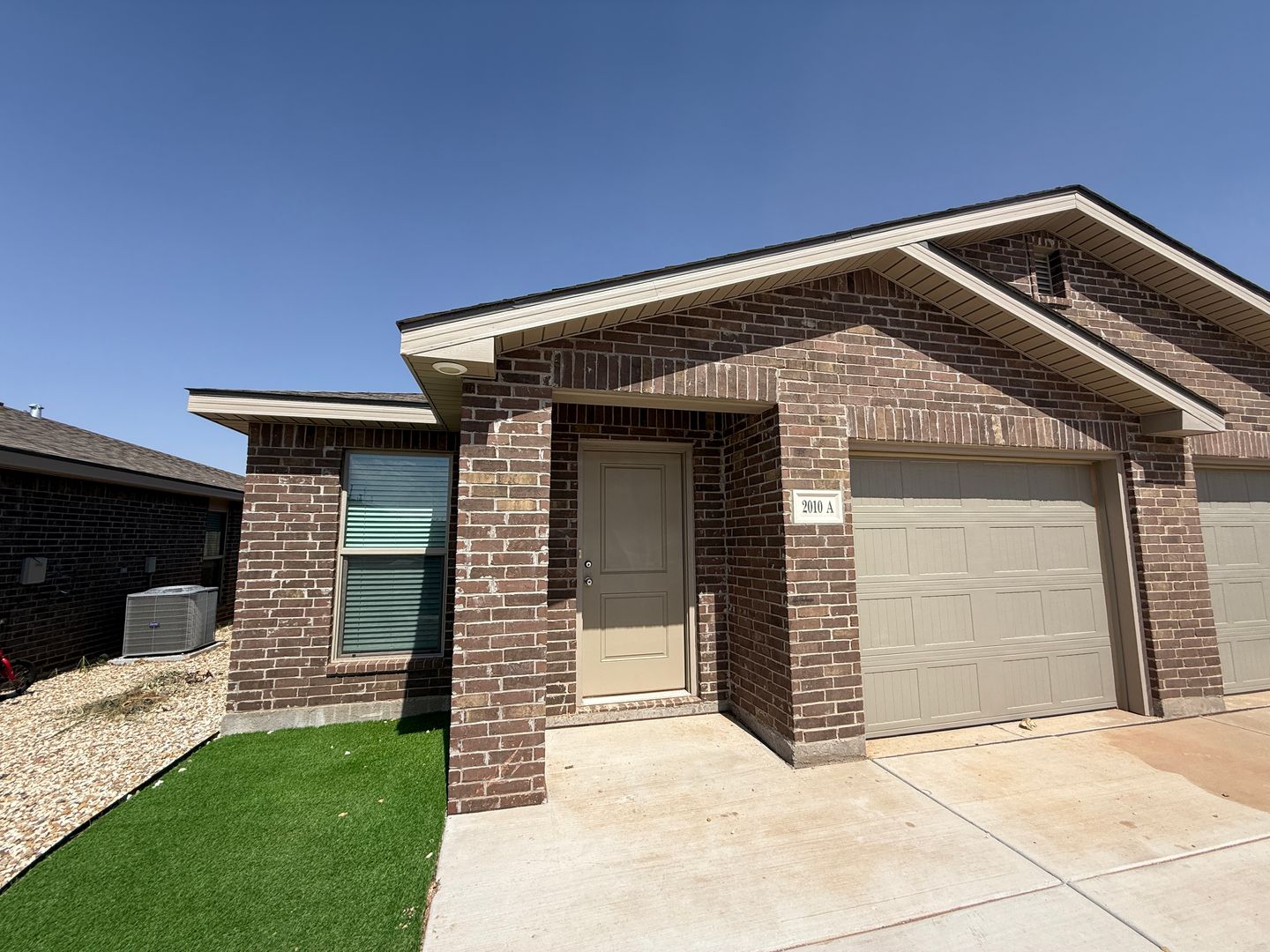 Wolfforth Apartment: 2010 Bryan Avenue