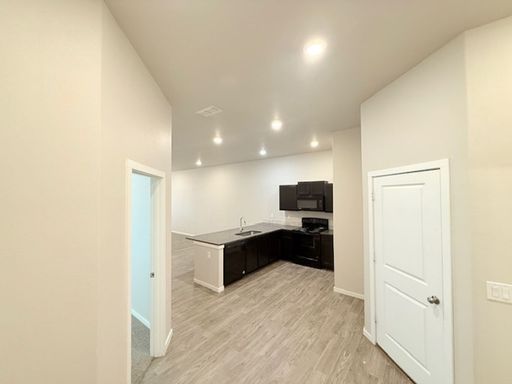 Spacious 3-Bed Duplex in Upland Heights! – photo 1