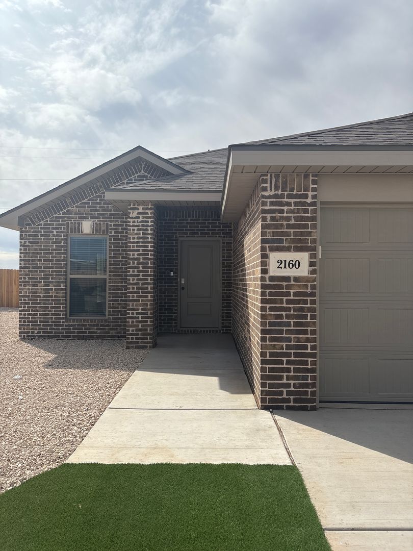 Lubbock House: 2160 Langfrod Avenue