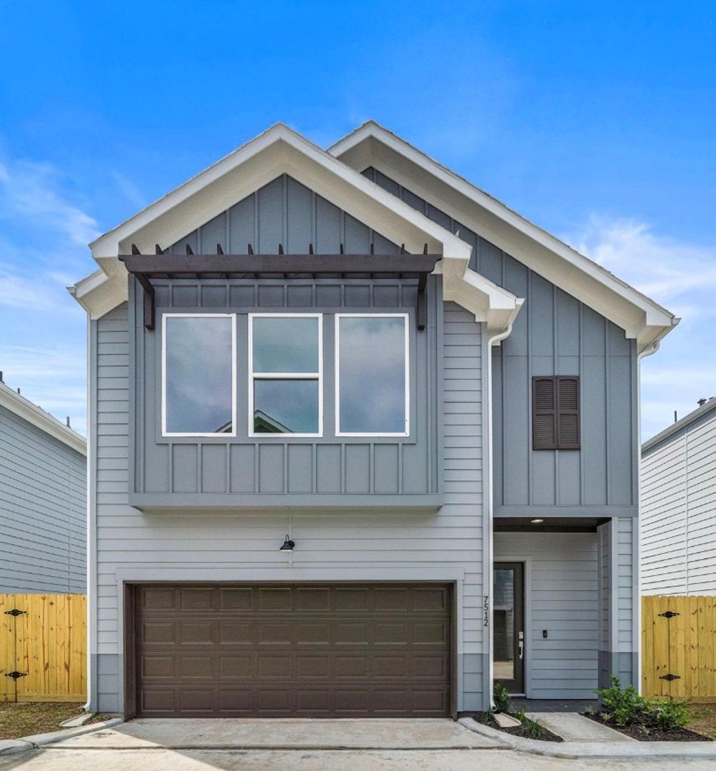 Houston House: 7522 Sandle Street