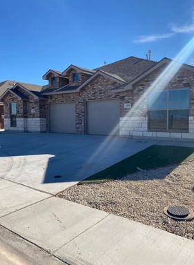 Beautiful Duplex for Rent! – photo 1