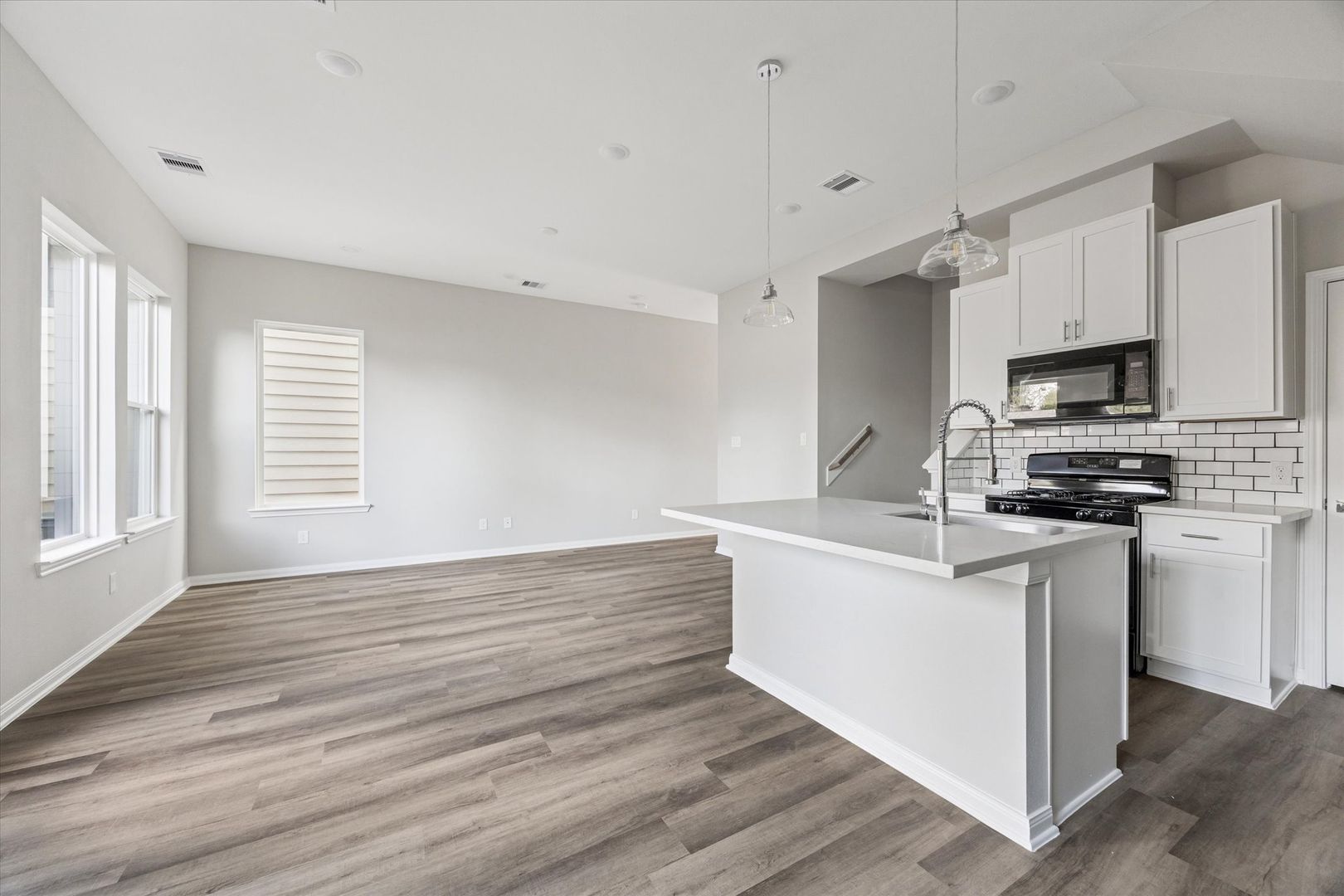 Houston House: 9912 Clark Canyon Ln