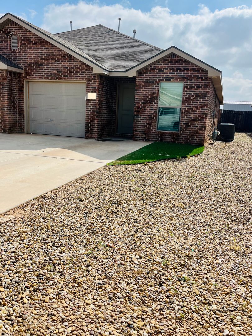Lubbock Apartment: 2417 144th Street
