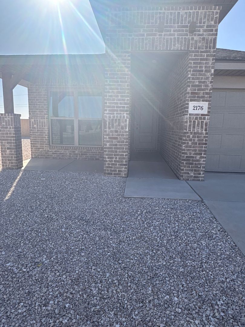 Lubbock House: 2176 Langford Ave