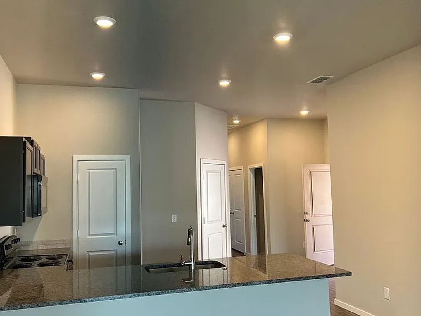 Lubbock Apartment: 9708 Saratoga Avenue