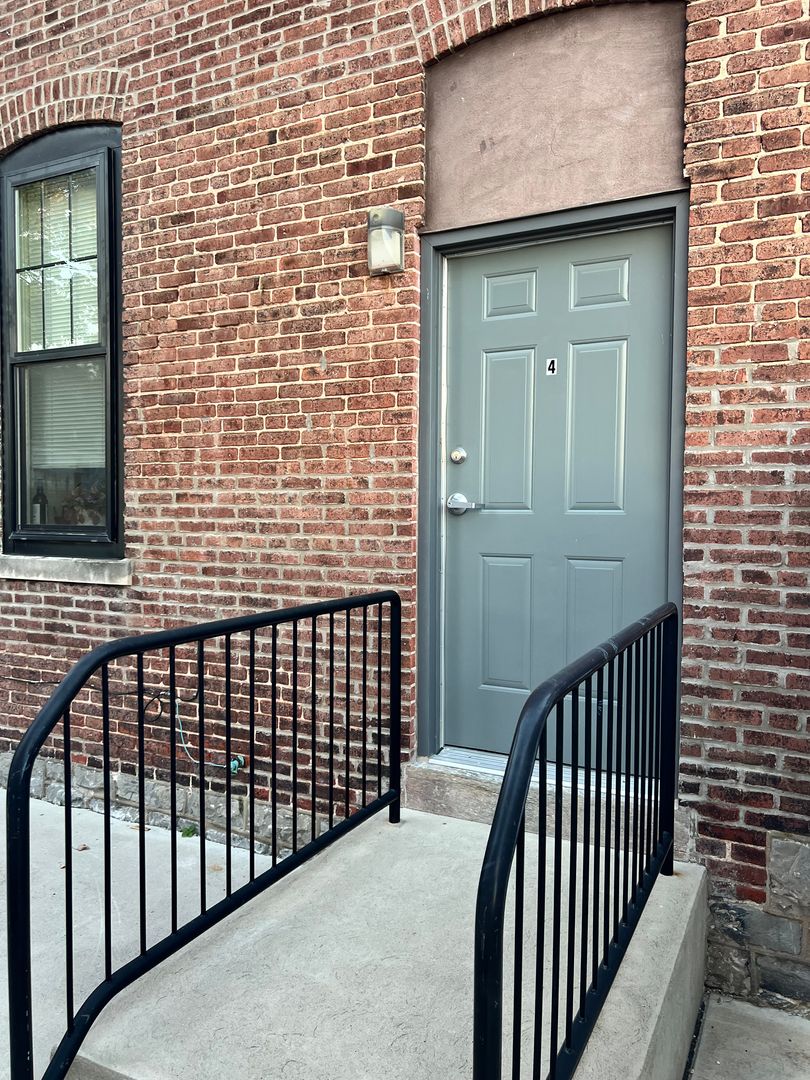 Lancaster Apartment: 602 North Queen Street