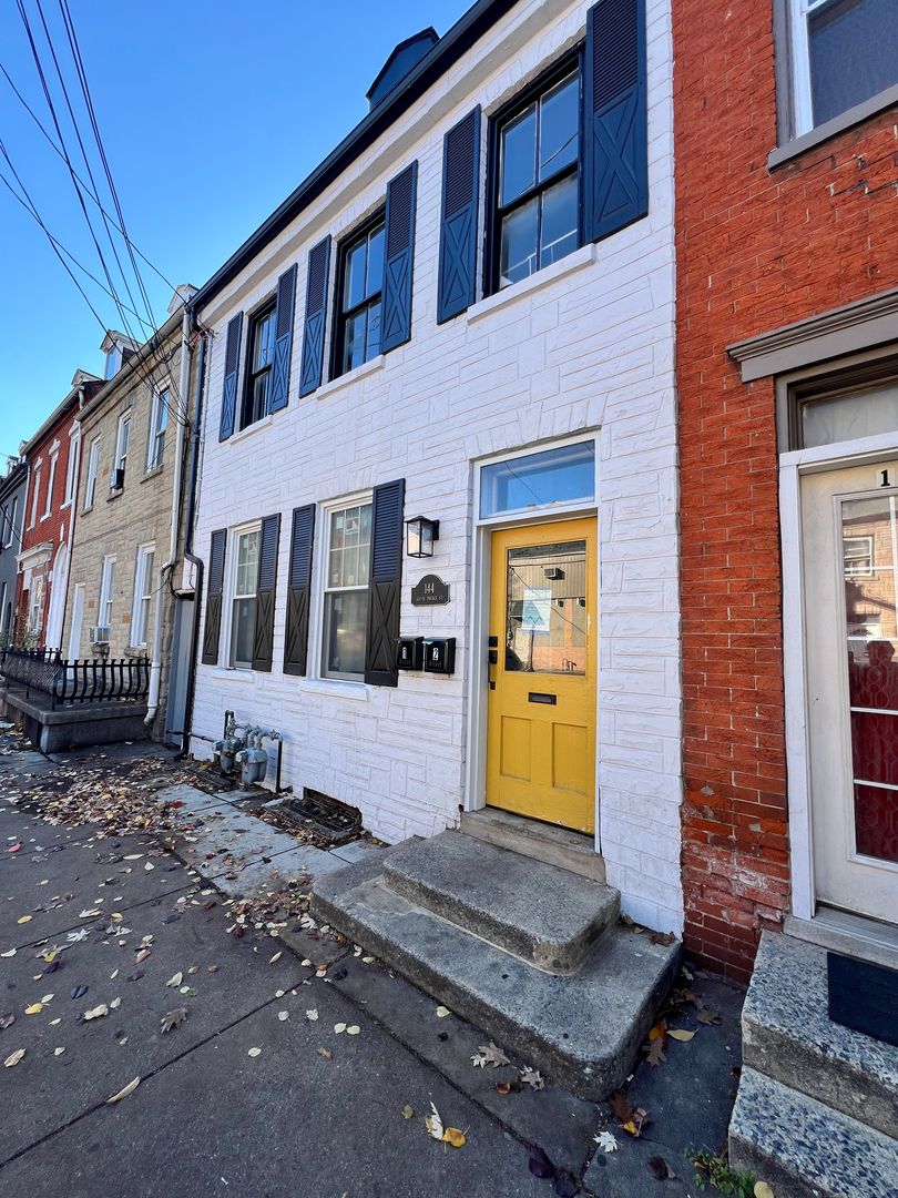 Lancaster Apartment: 144 S Prince Street