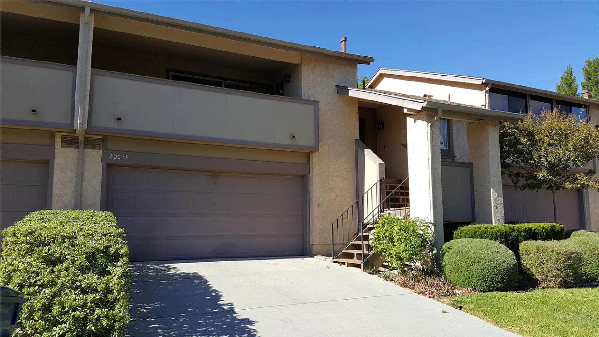Santa Clarita, House: 20038 Avenue Of The Oaks