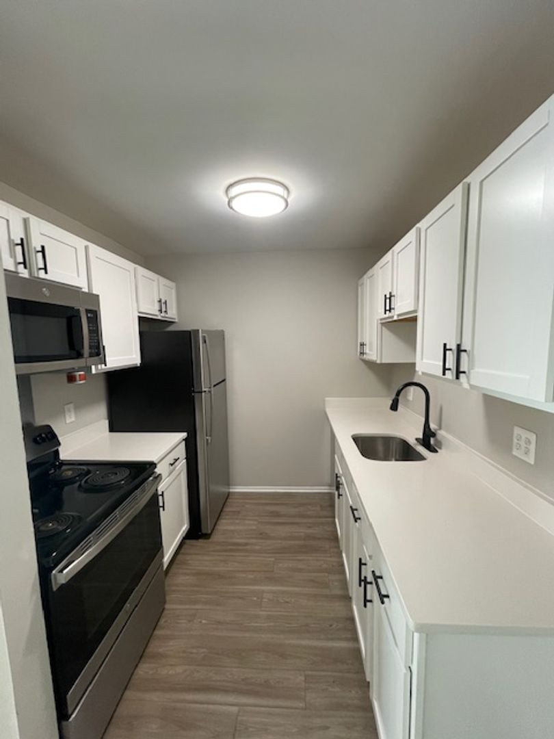 Ferndale Apartment: 901 St Louis Street & 333 W Marshall Street
