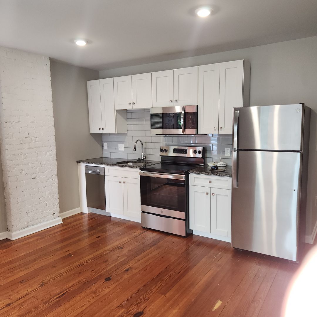 Detroit Apartment: 1400 Michigan Ave