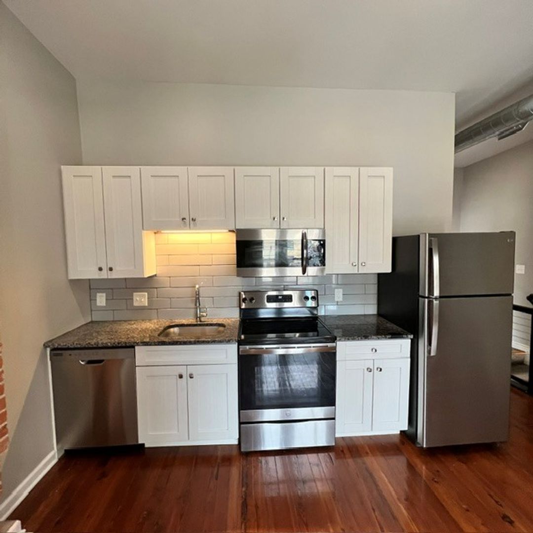 Detroit Apartment: 1400 Michigan Ave