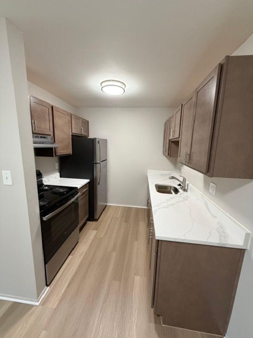 Ferndale Apartment: 901 St Louis Street & 333 W Marshall Street