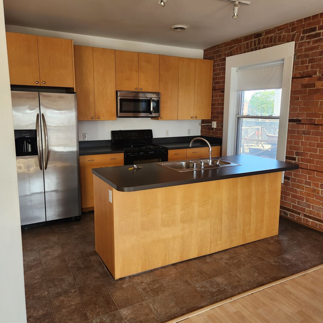 Detroit Apartment: 5734 Woodward Ave