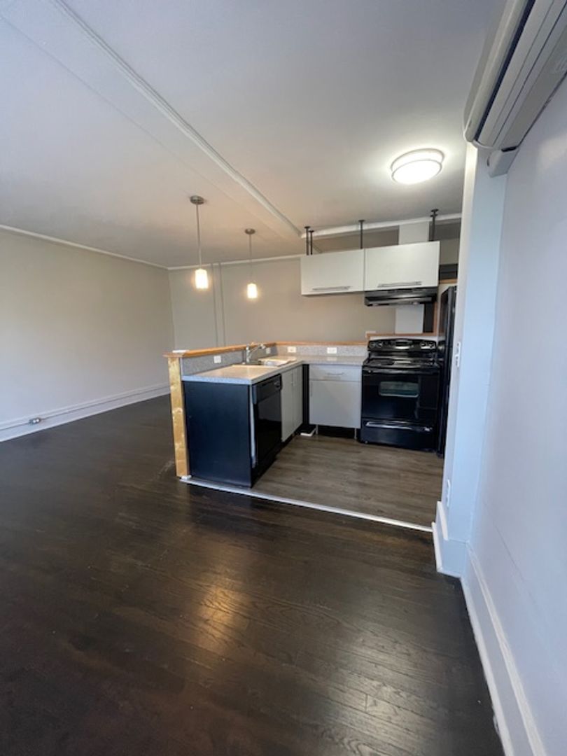 Ferndale Apartment: 346 W Breckenridge Street