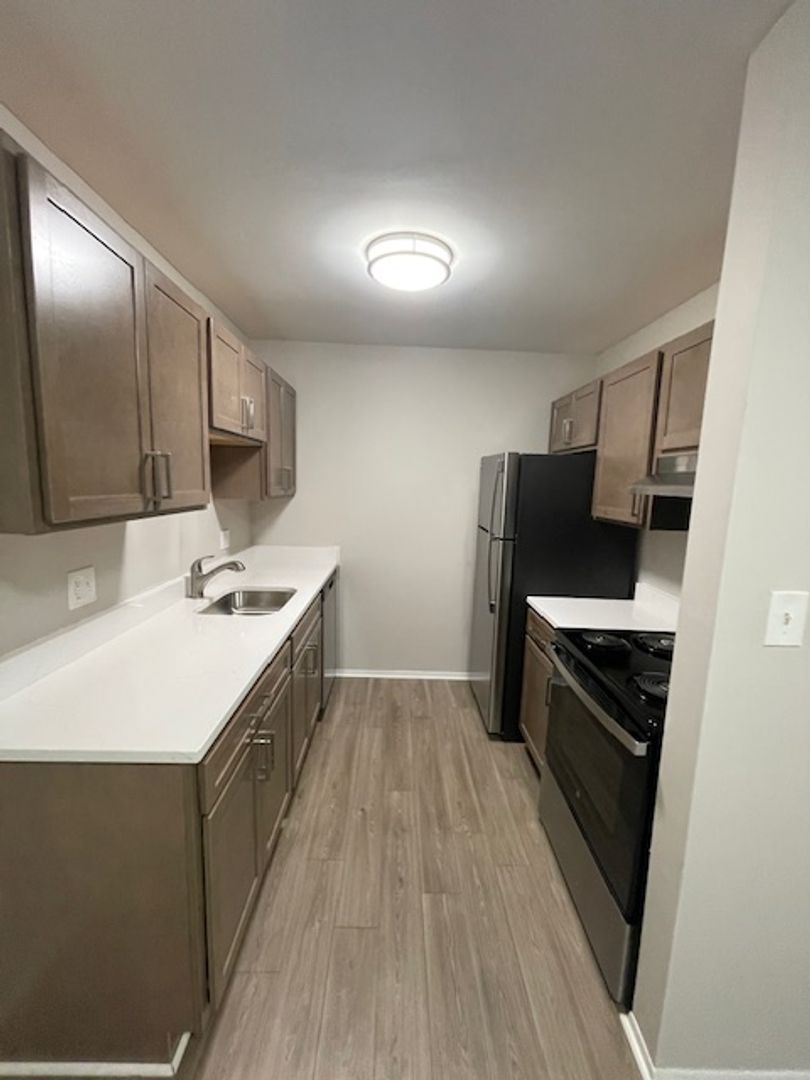 Ferndale Apartment: 901 St Louis Street & 333 W Marshall Street