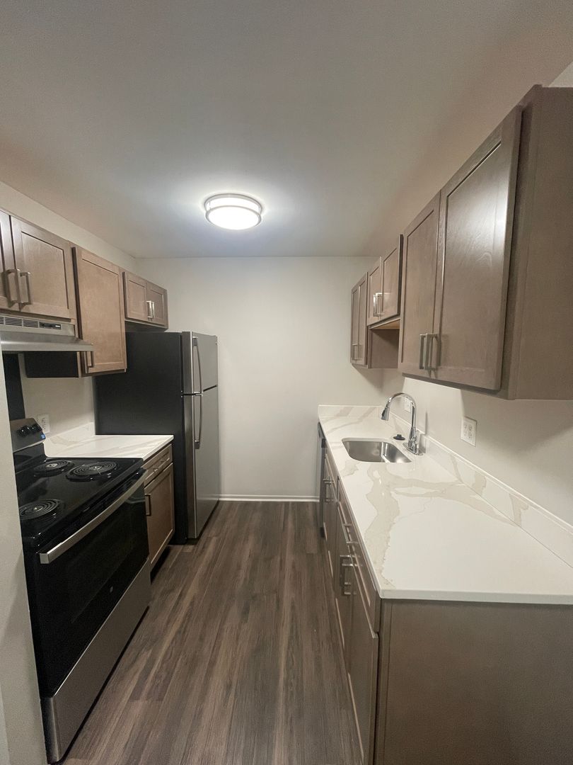 Ferndale Apartment: 901 St Louis Street & 333 W Marshall Street