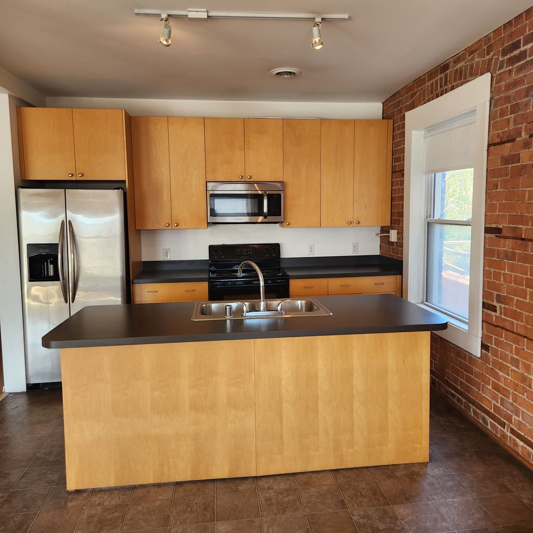 Detroit Apartment: 5734 Woodward Ave