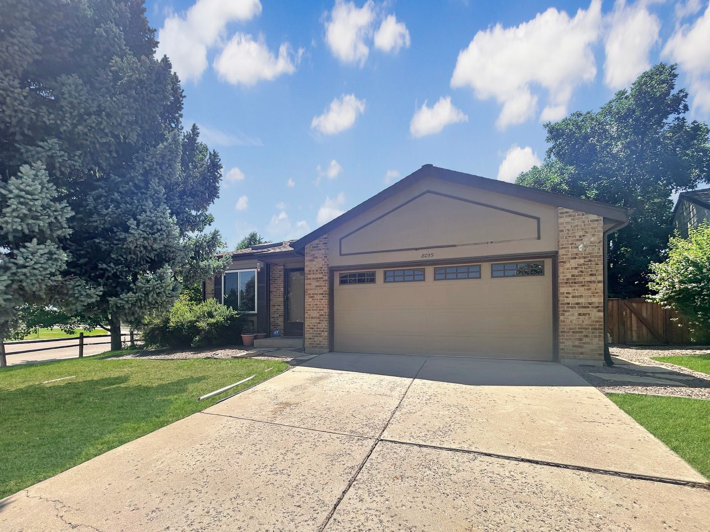 Littleton House: 8059 S Johnson Ct