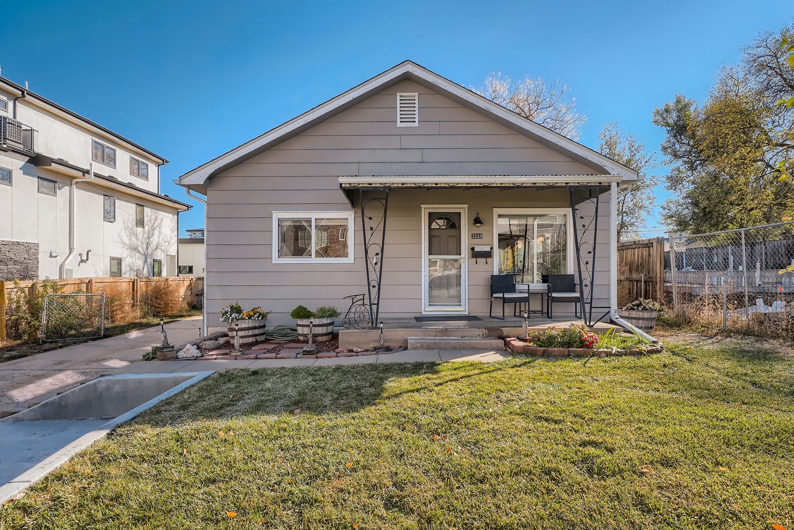 Englewood House: 3550 S Emerson St