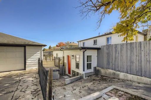 $0 DEPOSIT OPTION. 2BED/1BATH BERKLEY NEIGHBORHOOD HOME! – photo 1