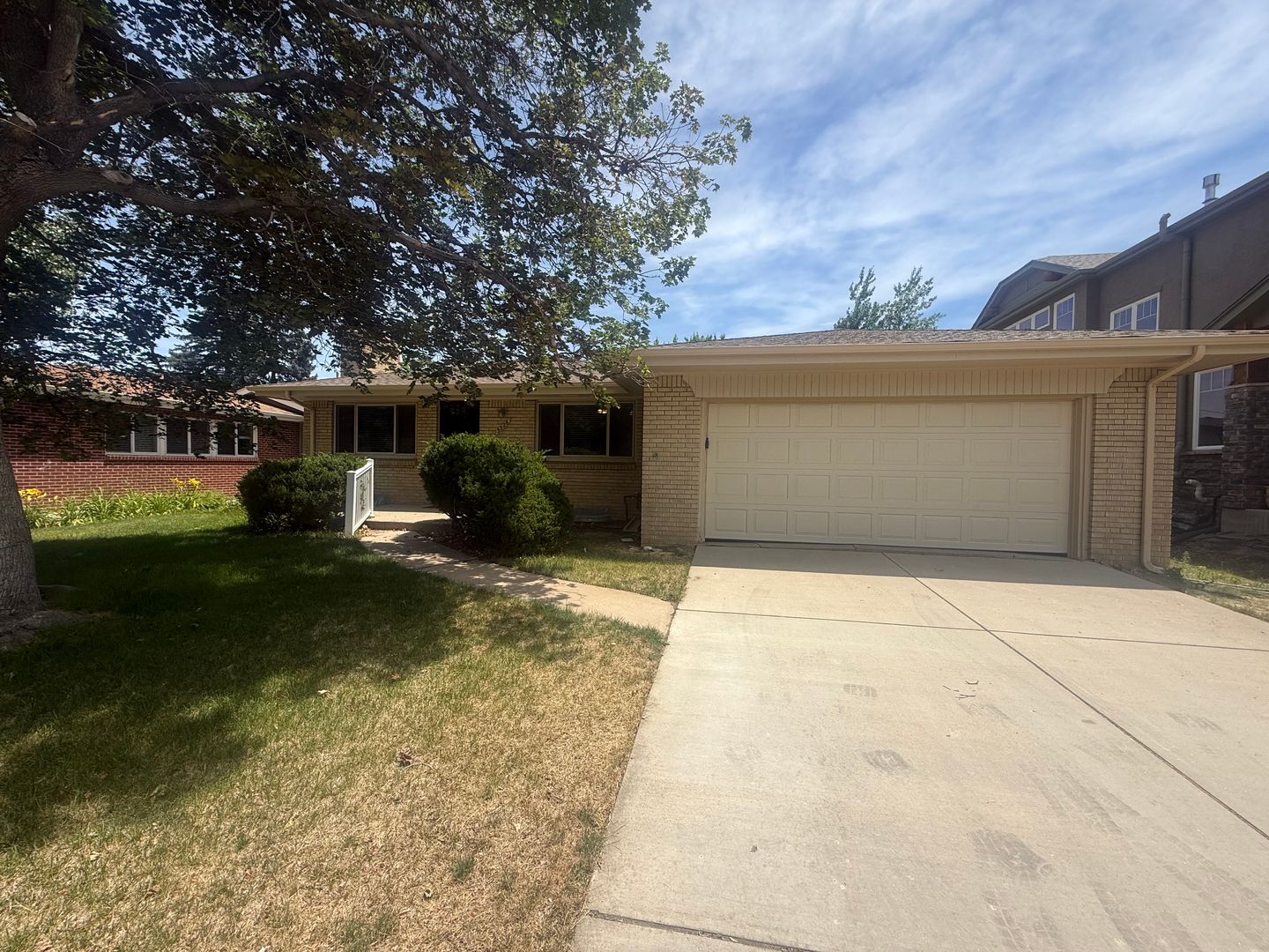 Denver House: 3326 S Ash St