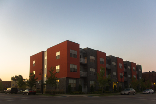**Move in Special**2 Bedroom/1 bath corner unit in the Phoenix Park Neighborhood – photo 1