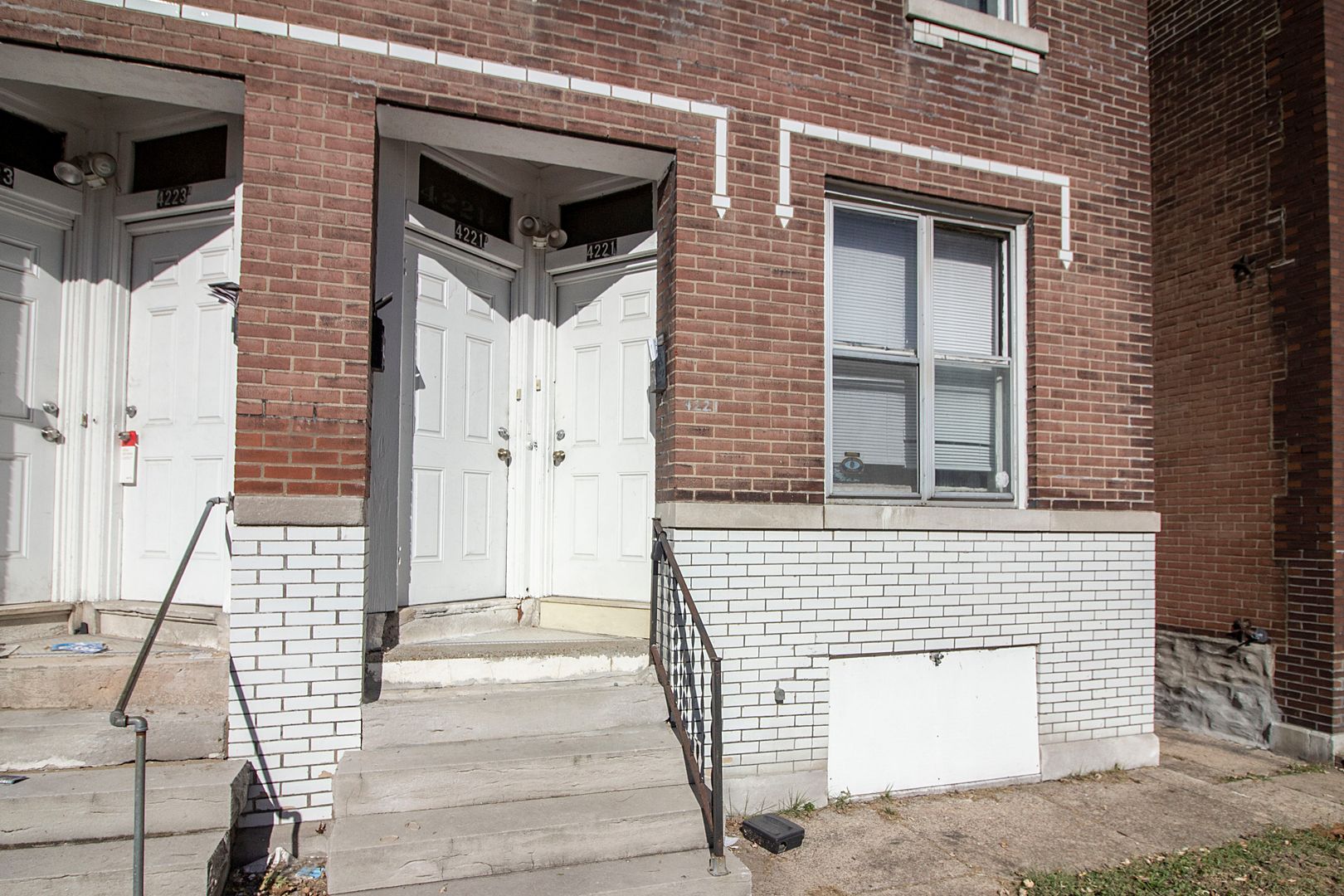 Saint Louis Apartment: 4221 - 4223 Dewey Ave