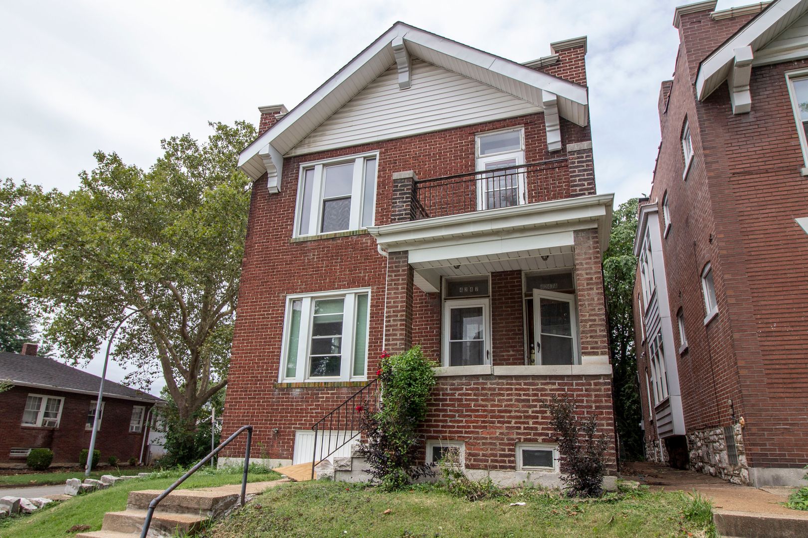 Saint Louis Apartment: 4247 Grace Ave