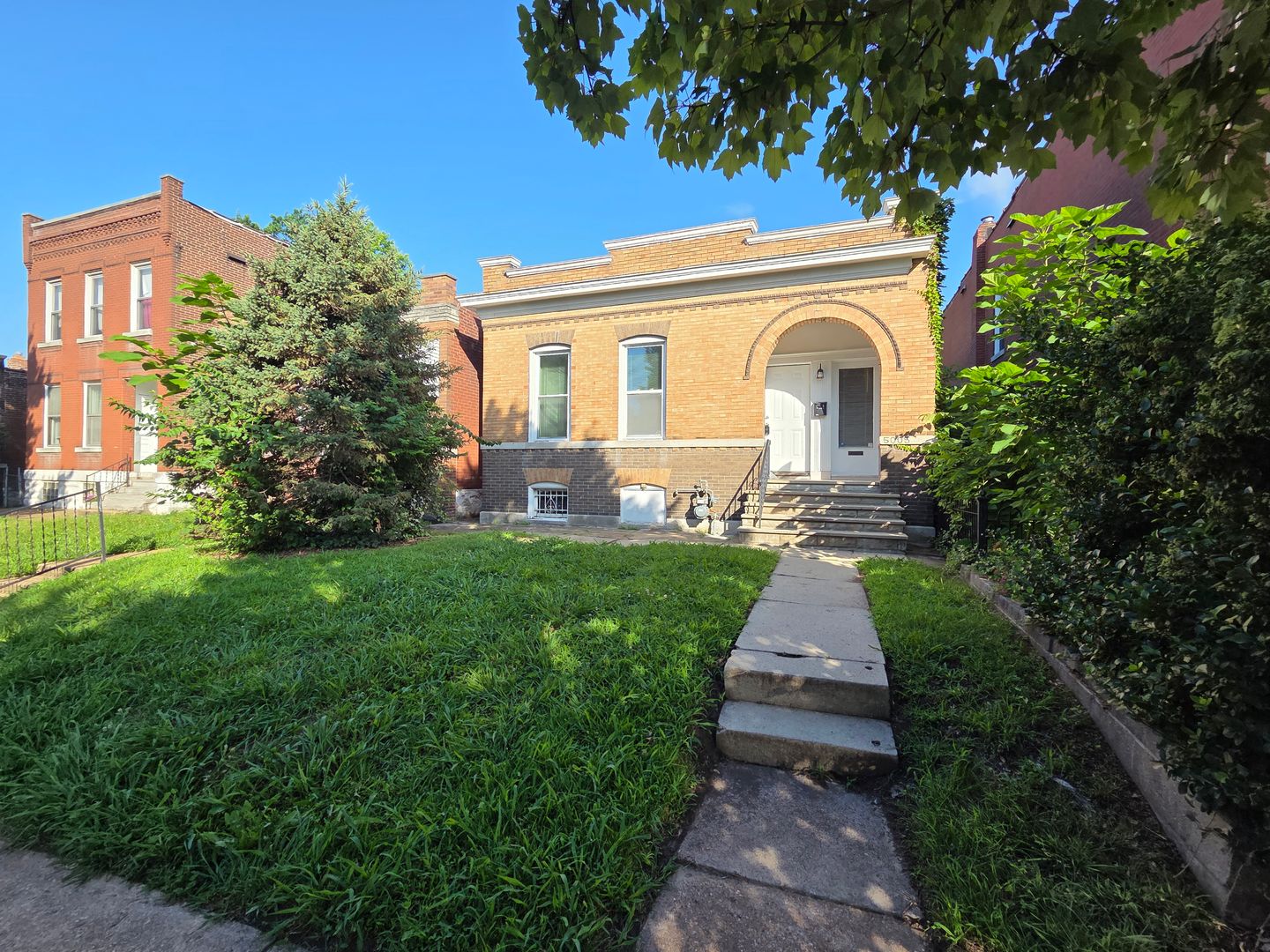 Saint Louis House: 5005 Idaho Ave