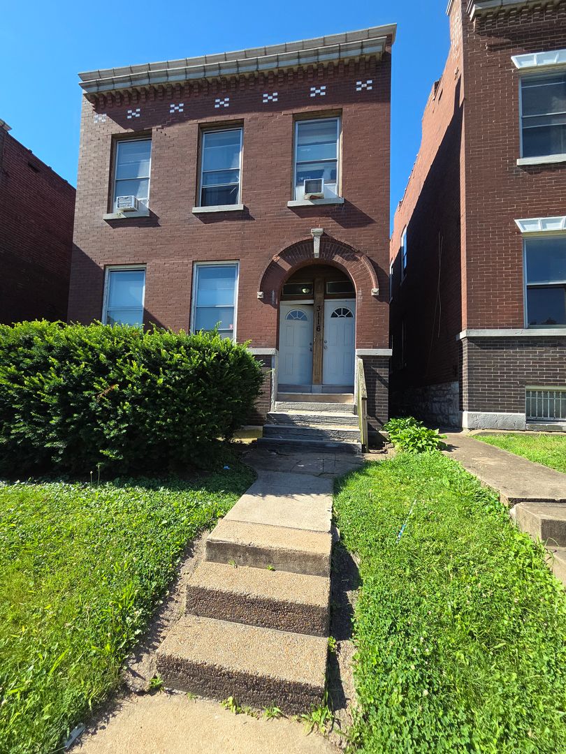 Saint Louis Apartment: 3116 Keokuk St.