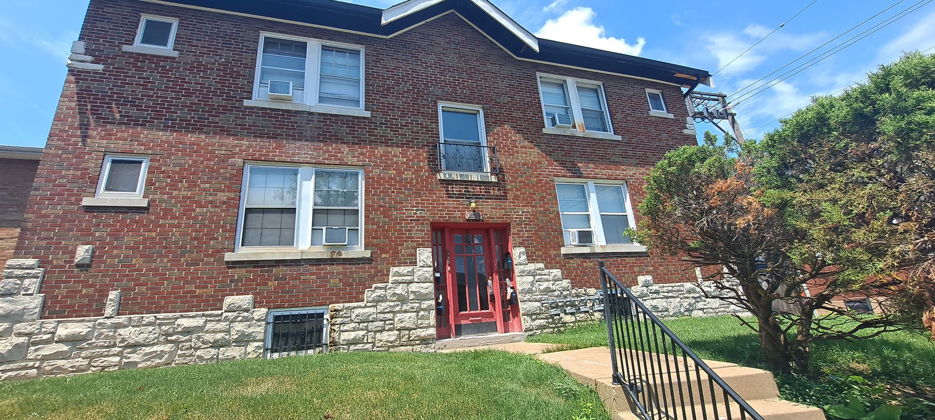 Saint Louis Apartment: 4617 S Broadway