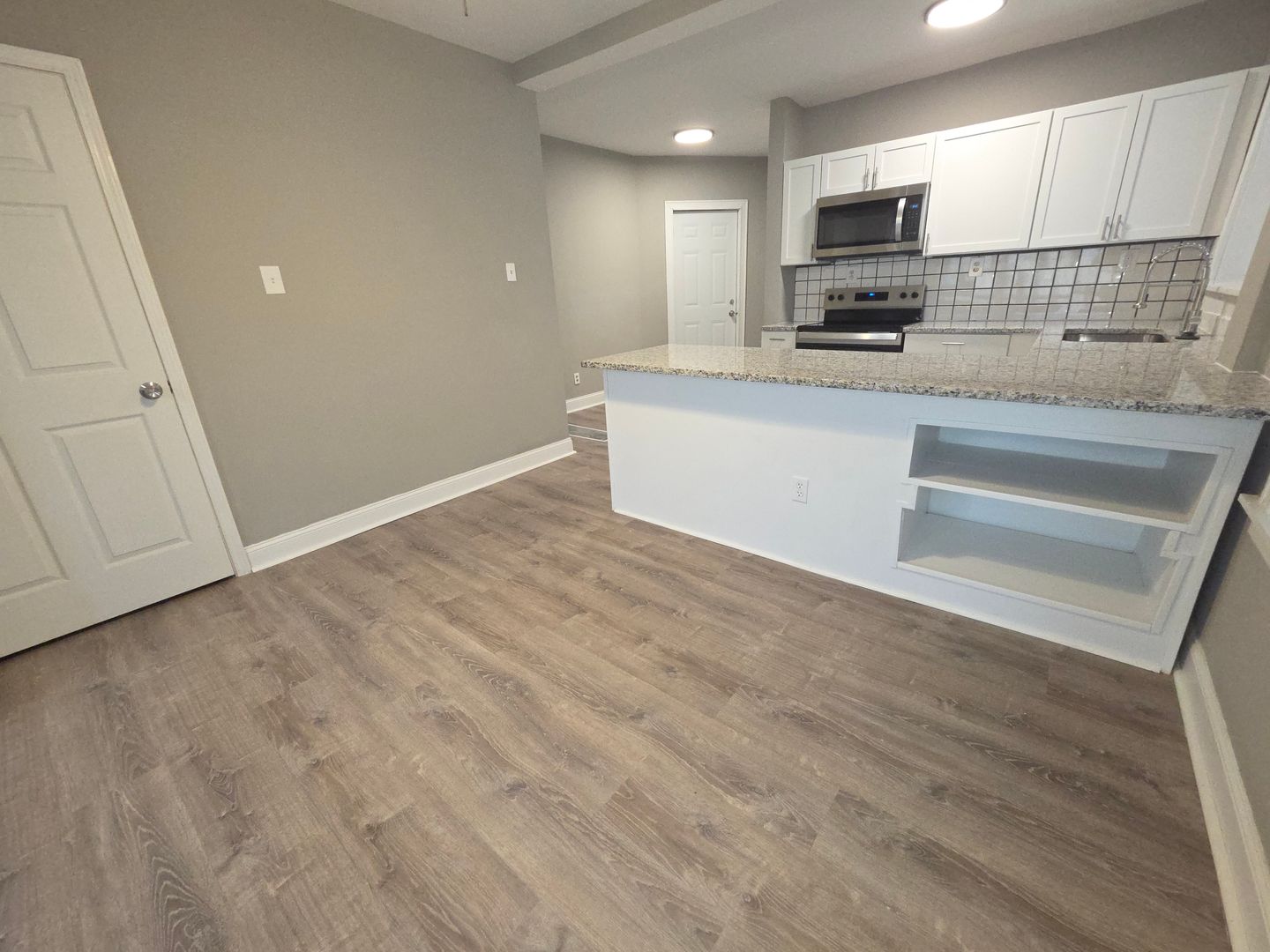 Saint Louis Apartment: 4955 Lindenwood Ave