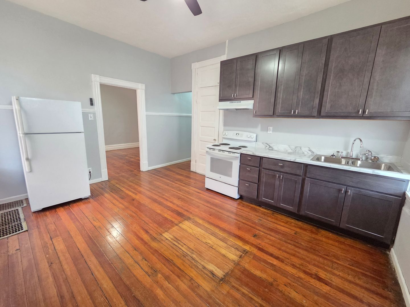 Saint Louis Apartment: 4421 - 4423 Pennsylvania Ave